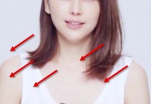 こんな風に右側が外ににハネます(*_*)