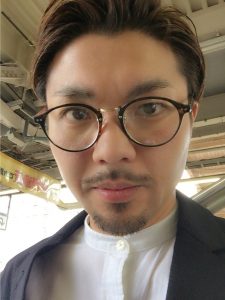 ガリ勉ぶってメガネしてみました(^^)