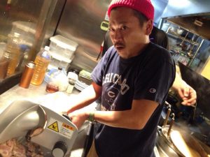 集中しないと指も落とします