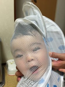 おばけごっこ(弟)
