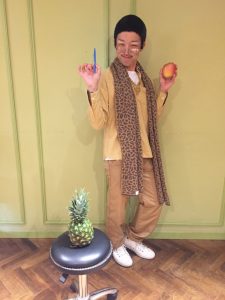10月入社の新人マイクこと下地はピコ太郎こと「シモ太郎」に笑