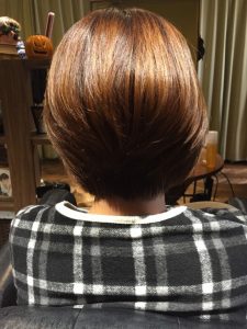 マフラーやハイネックのもたつきが気になる季節。 襟足もスッキリと!!