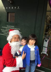 子供達にも優しいサンタさん♪