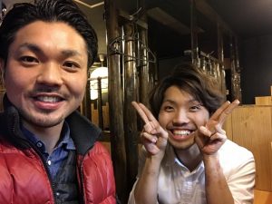 カウンターでサシでやってます^ ^