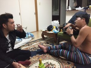 めっちゃ真剣やん。