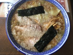 大山と食べたラーメン。大山は3種の濃厚煮干しラーメン。