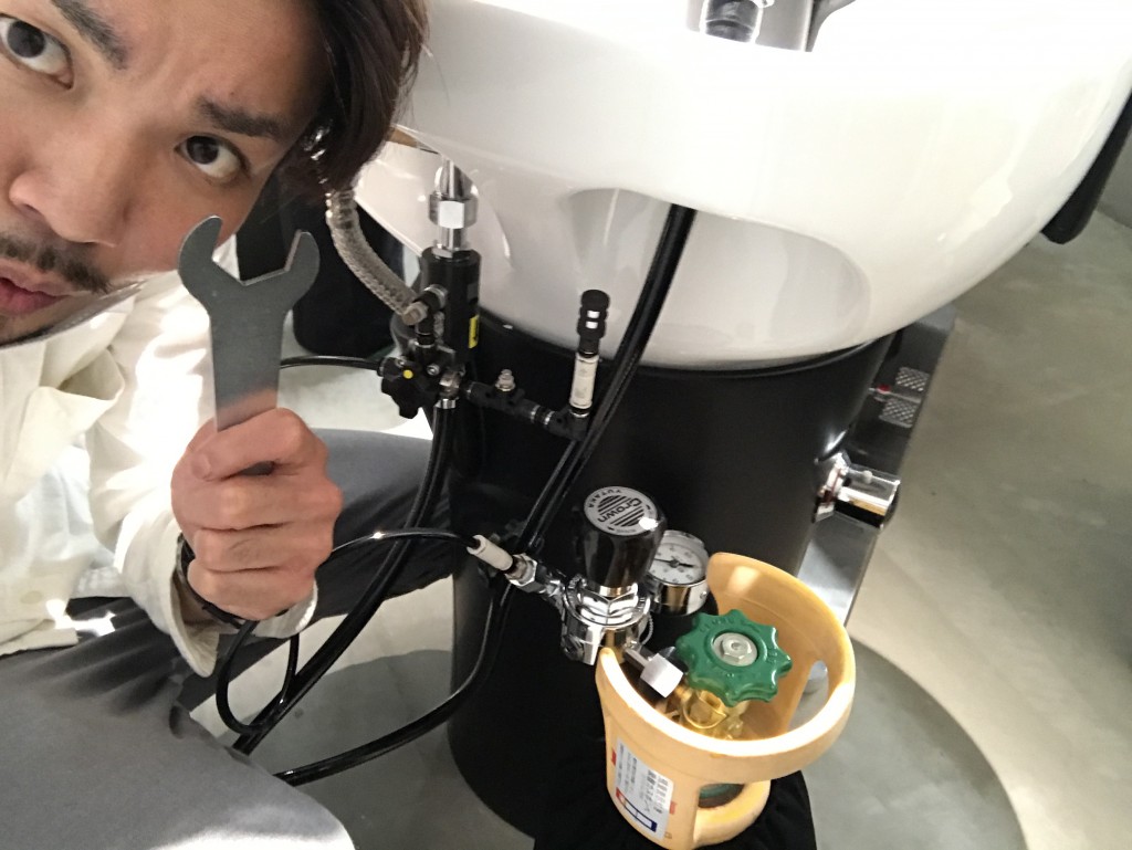 炭酸機材の取り付け!!